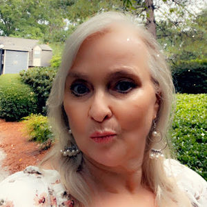 Meet your Posher, Sylvia